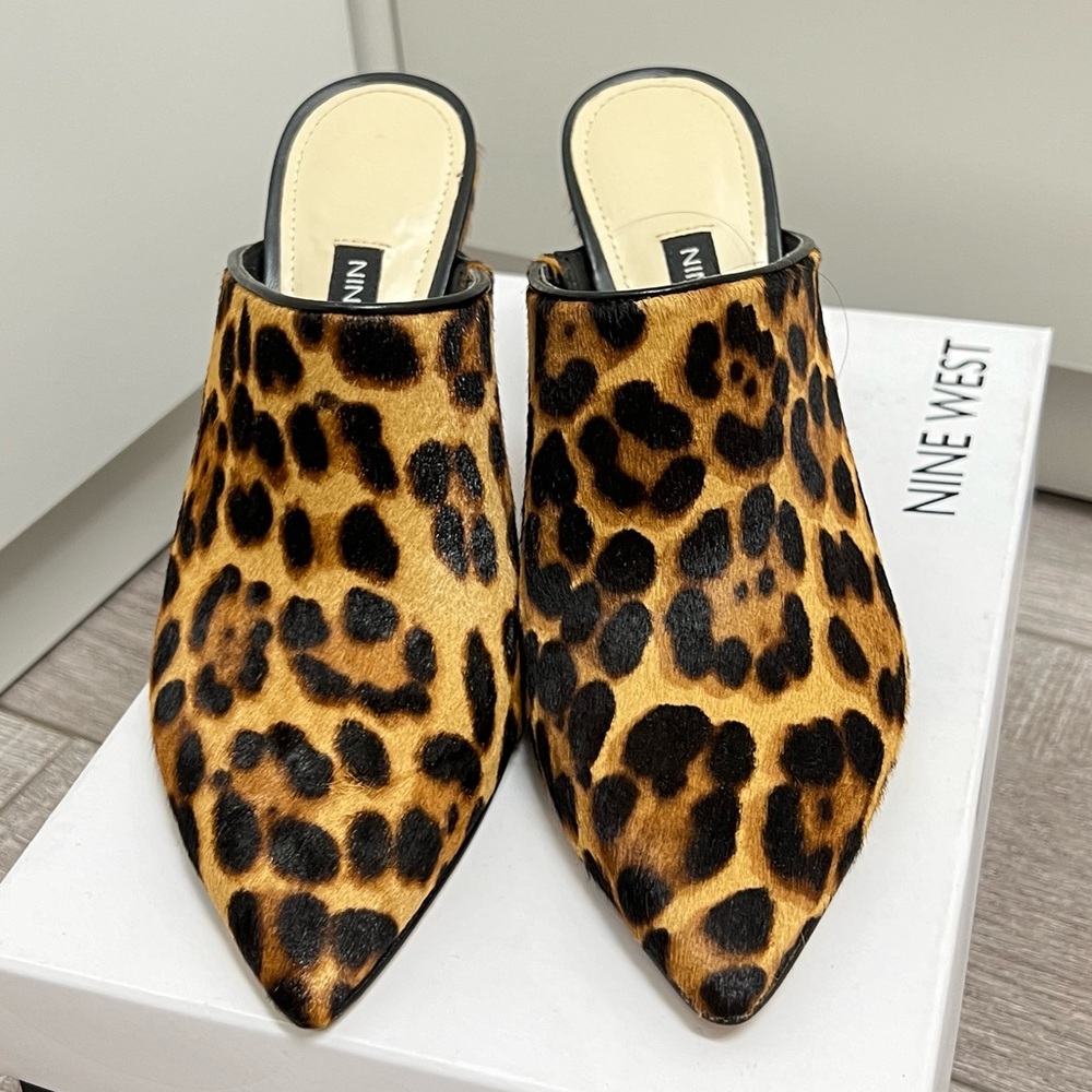 Nine West women pointed toe heeled mules in leopard print, leather upper, size 5